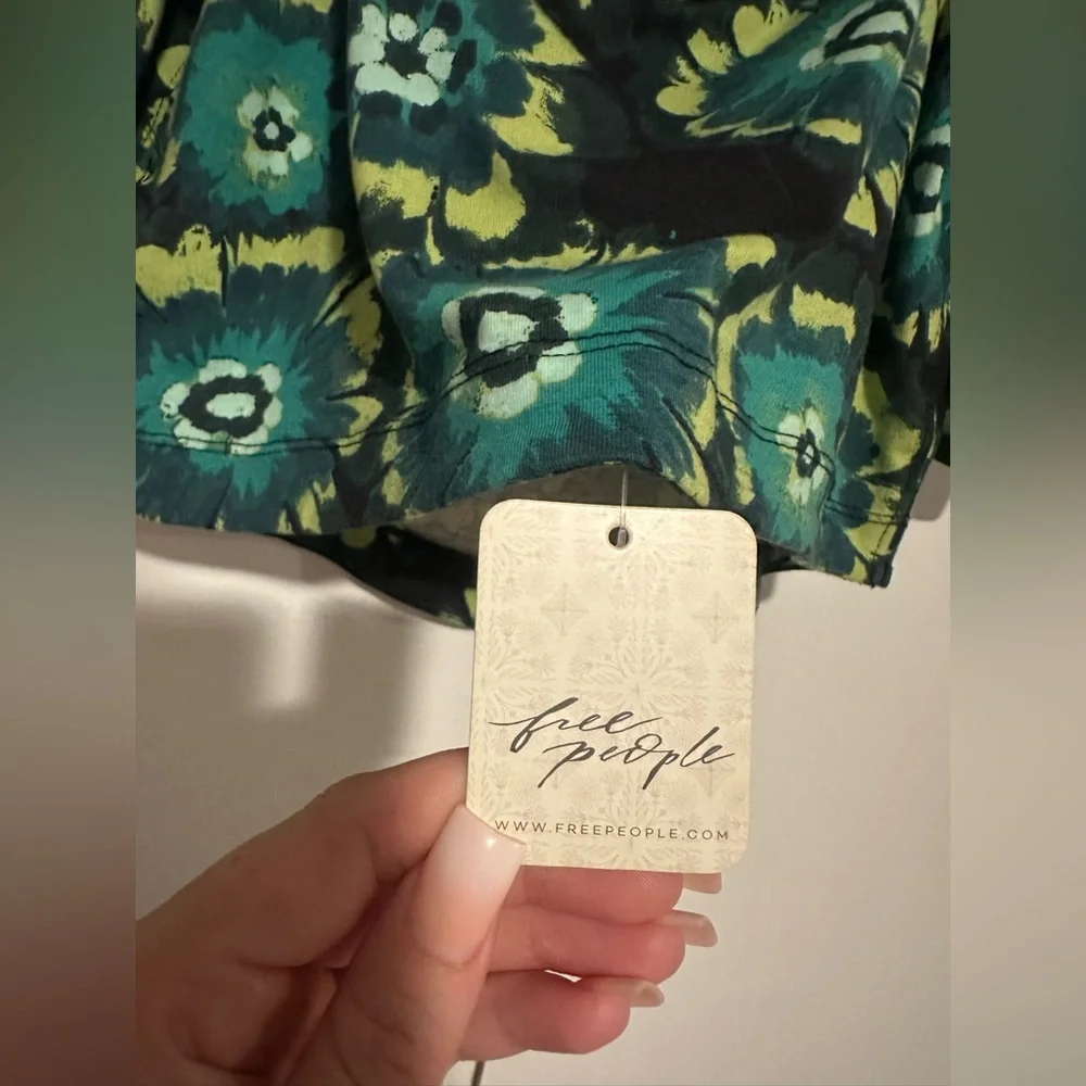 Free People Give Me More Retro Top NWT - Picture 7 of 7